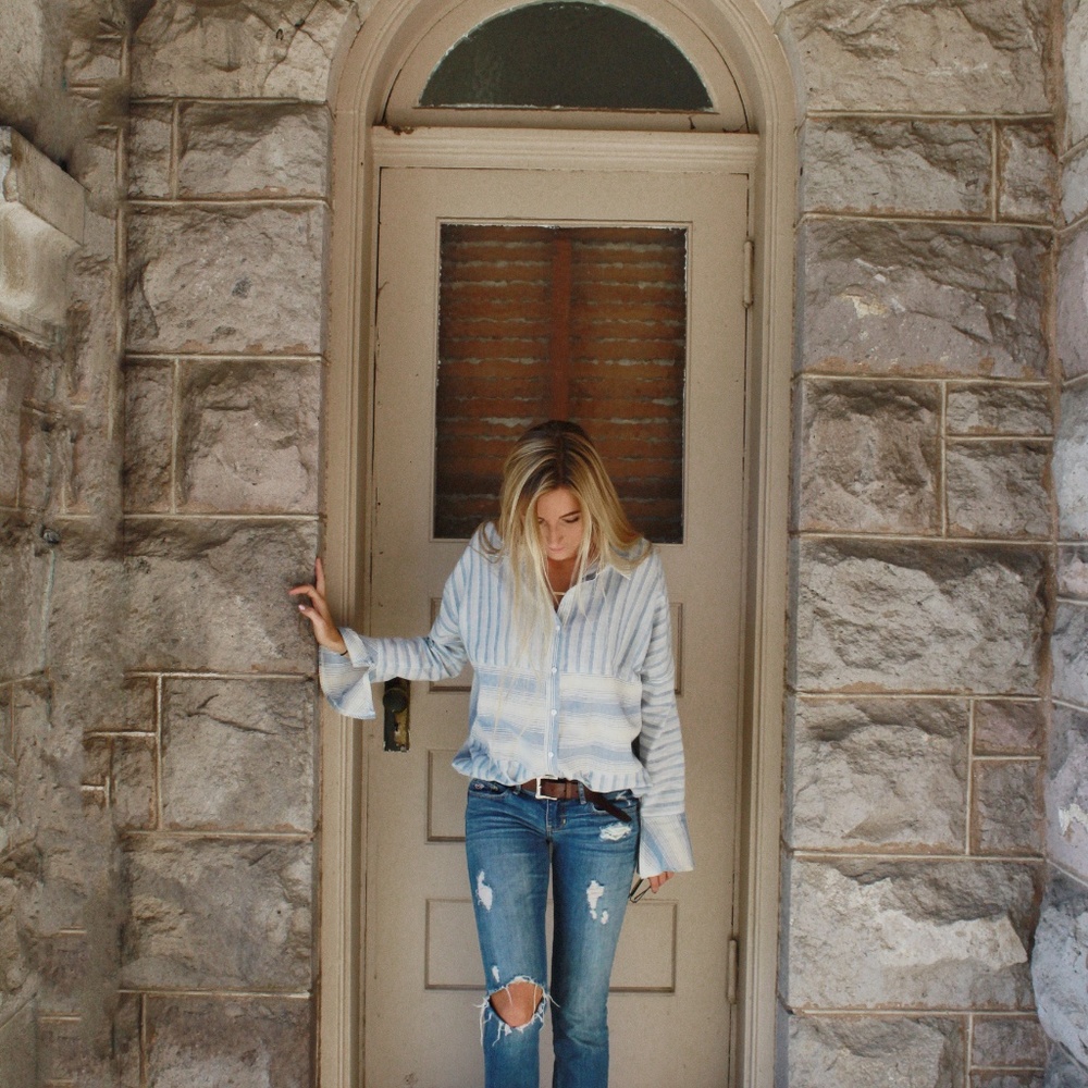 🤩HOST PICK🤩Striped Button Down Blue&Cream Top